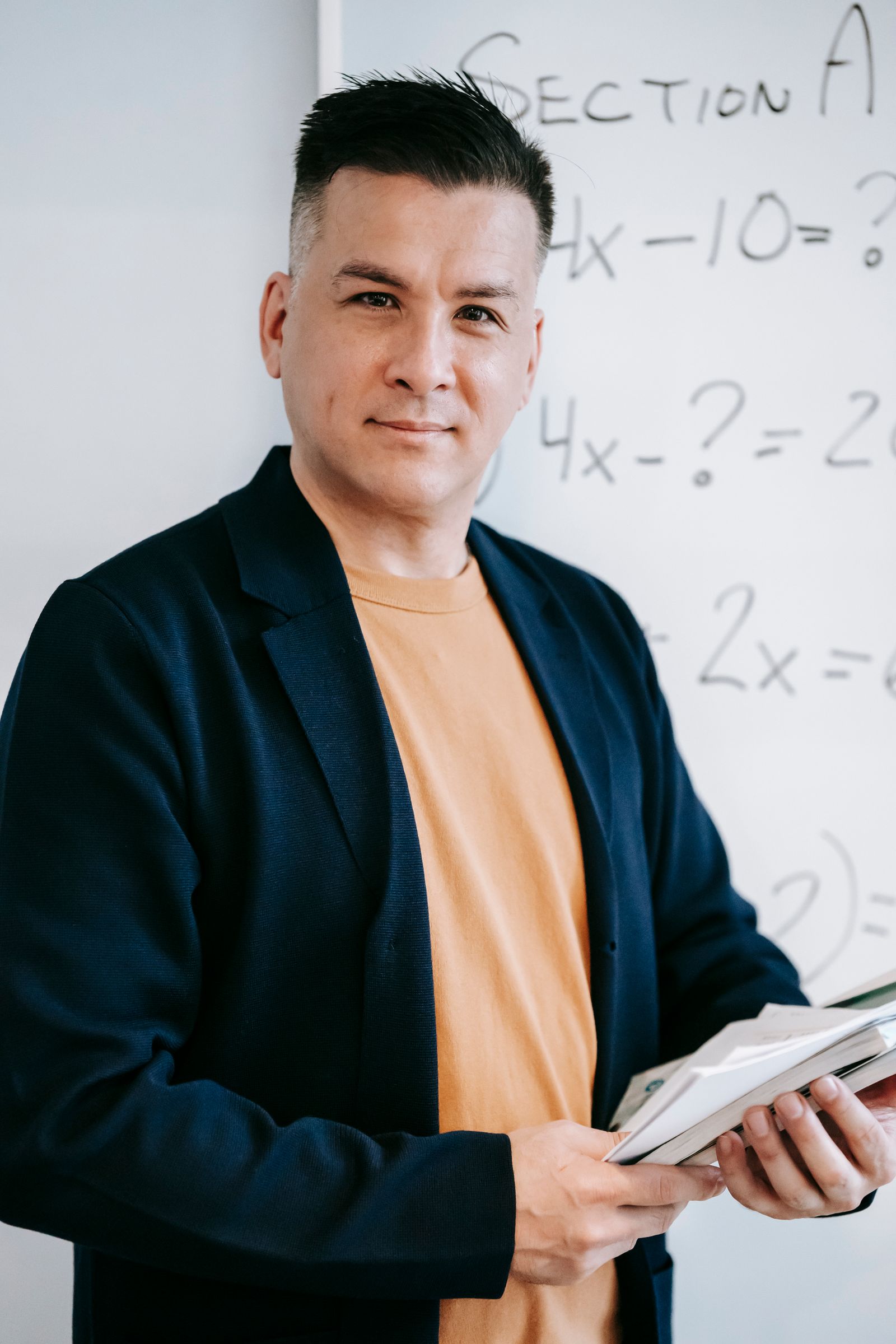 Fotografie ilustrativă a unui profesor